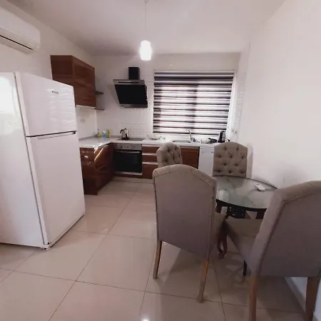 Ozyalcin 4+1 Apartamento
